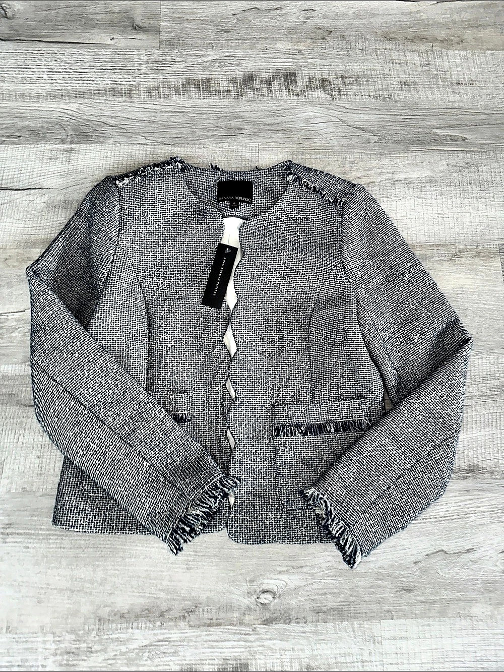 NWT Banana Republic Scallop Tweed Jacket Blue & White size 8